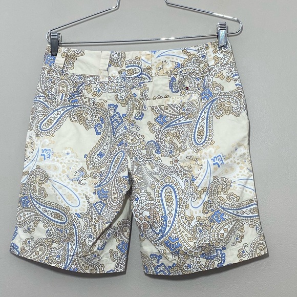 Tommy Hilfiger Woman’s shorts size 2 - Picture 2 of 5